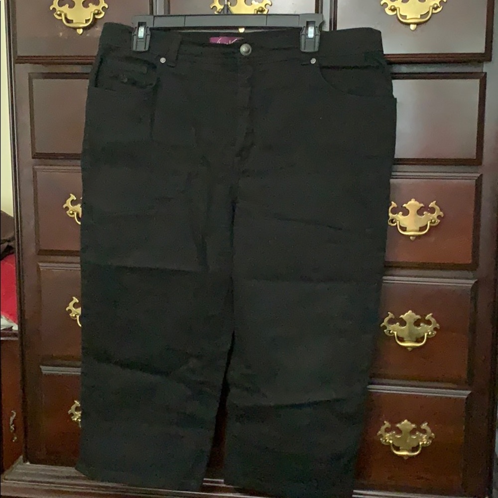Black denim capris.